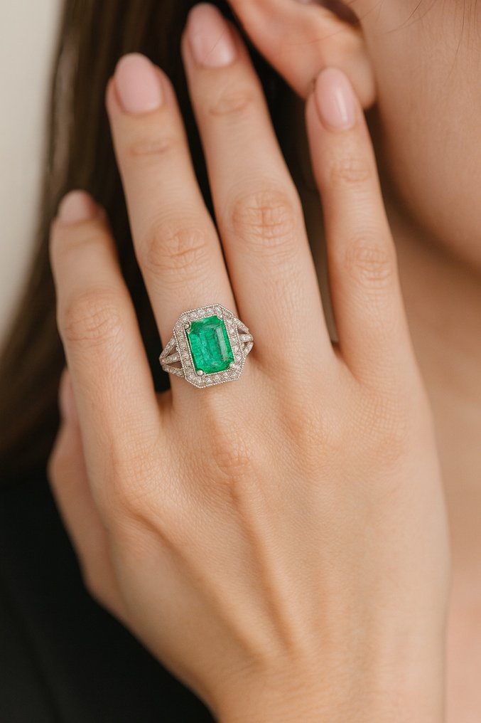 Ring - 14 karat Hvidguld -  6.15ct. tw. Smaragd - Diamant - Smukt vielsesringe #3.2