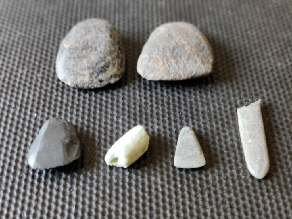 Celta Pedra/Sílex Pontas de flechas/machadinhas e pérola (Sem preço de reserva) #1.0