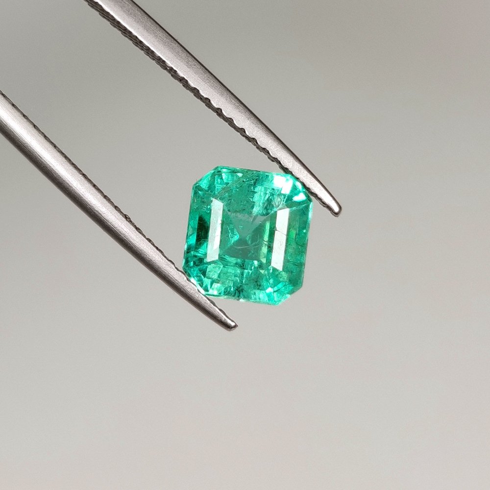 绿色 祖母绿  - 1.96 ct - 国际有色宝石协会（ICA GemLab） - 次要油 #3.2