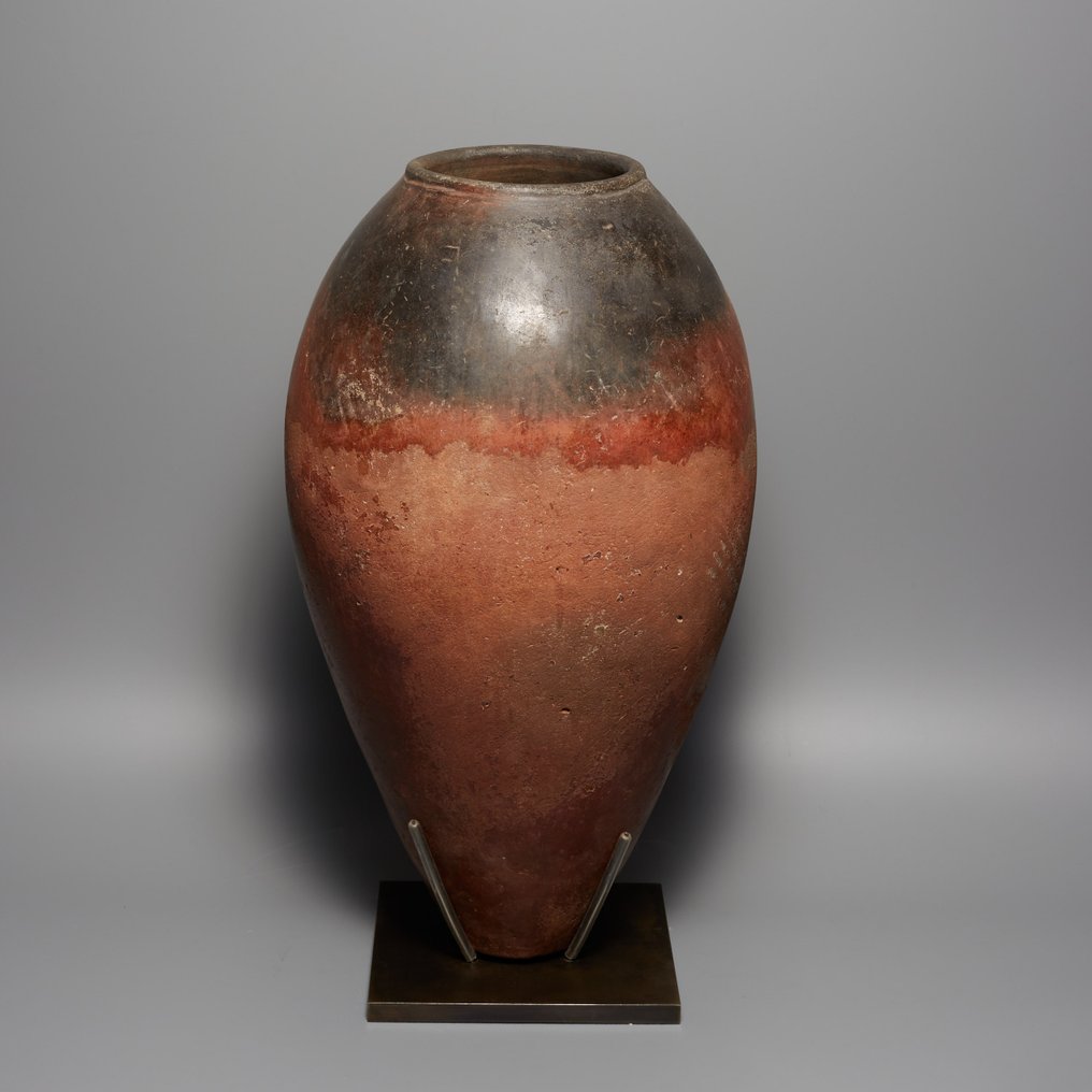 Égypte ancienne Terre cuite Vase à sommet noir. Période prédynastique, Naqada I - II, 4000 - 3200 av. J.-C. Hauteur de 40 cm. #4.3
