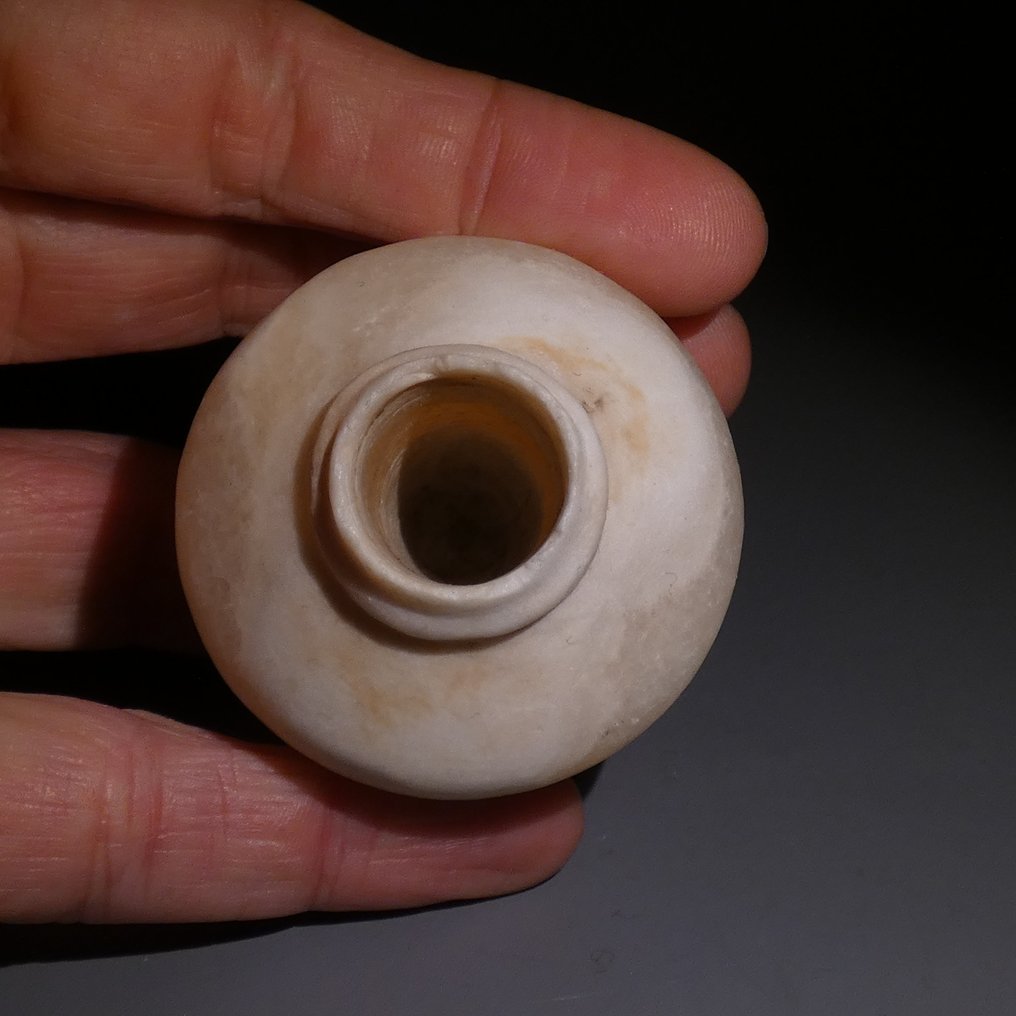 Égypte ancienne Albâtre Kohl Jar. 4,7 cm H. Nouvel Empire, 1550 - 1070 av. J.-C. #3.2