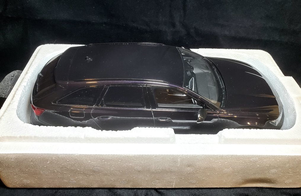 GT Spirit 1:18 - Modelbil - Audi RS6-R AVANT C8 #3.2