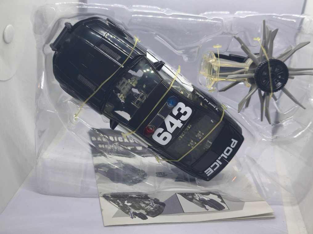 Hasbro, Takara Tomy - Statuetta - Transformers Masterpiece Movie Series Barricade (Ford) - Metallo #2.1