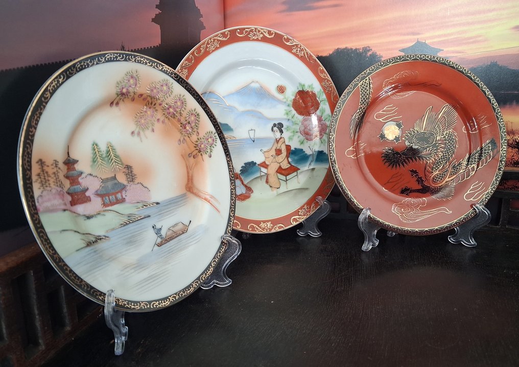 Themed collection - A collection of Japanese hand-painted plates. #2.1