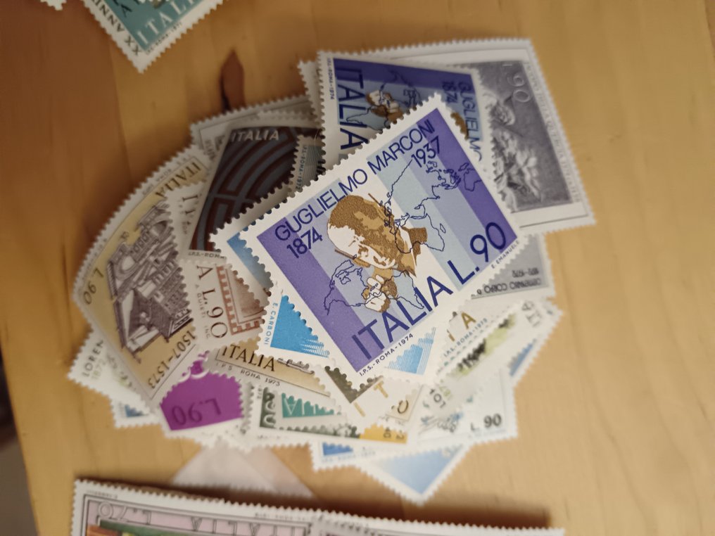 意大利，梵蒂冈，SOM，圣马力诺 1950/1980 - 出售意大利共和国邮票杂项和意大利共和国首日信件。 #4.3