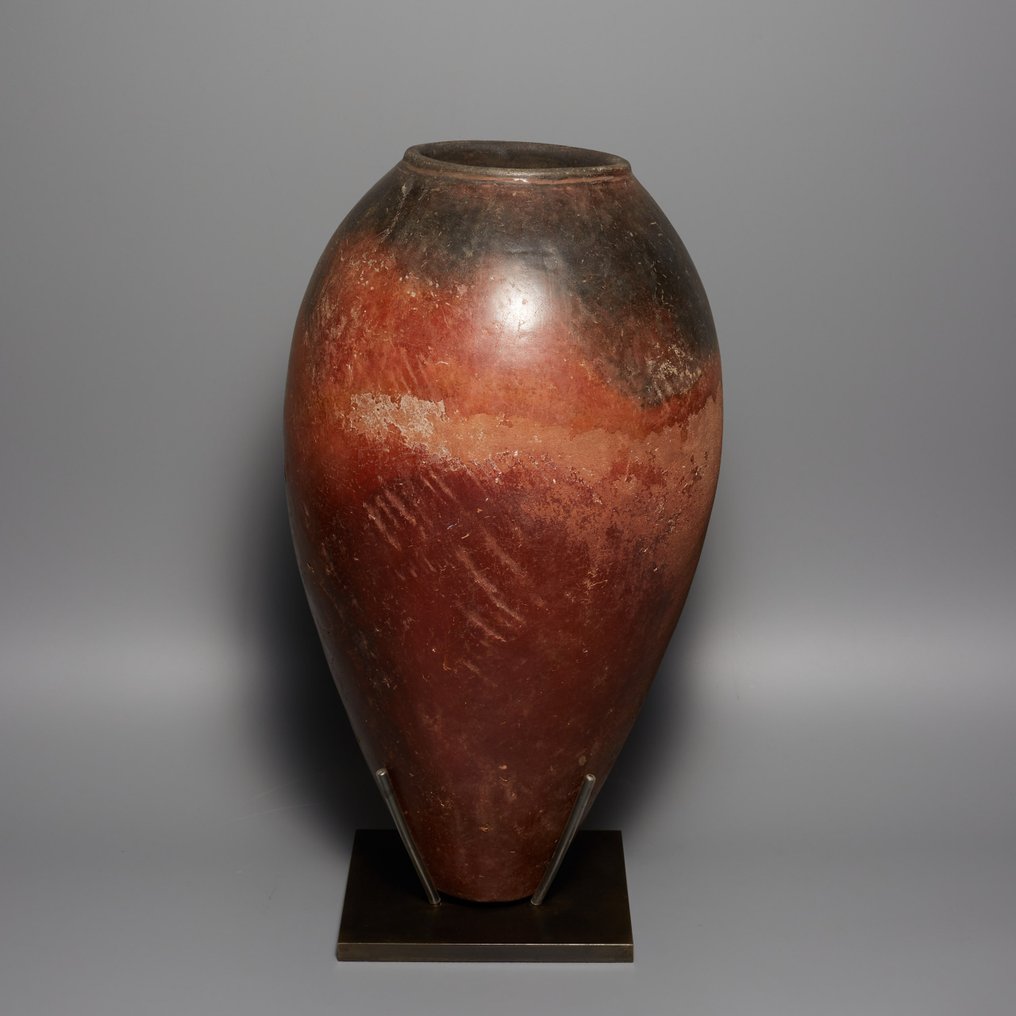 Égypte ancienne Terre cuite Vase à sommet noir. Période prédynastique, Naqada I - II, 4000 - 3200 av. J.-C. Hauteur de 40 cm. #3.2