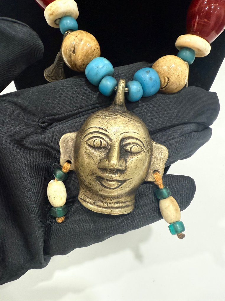 纳迦部落红玛瑙珠子铜制部落风格人脸项链 - 黃銅, 瑪瑙 - 尼泊爾 - 21世紀 #3.2