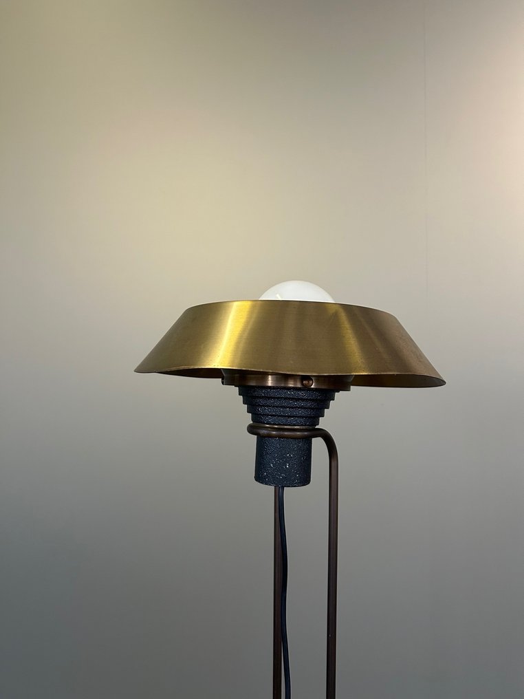 Lampe - Messing, Eisen - Stehlampe mit Struktur aus Messing und geprägtem Stahl. #2.1