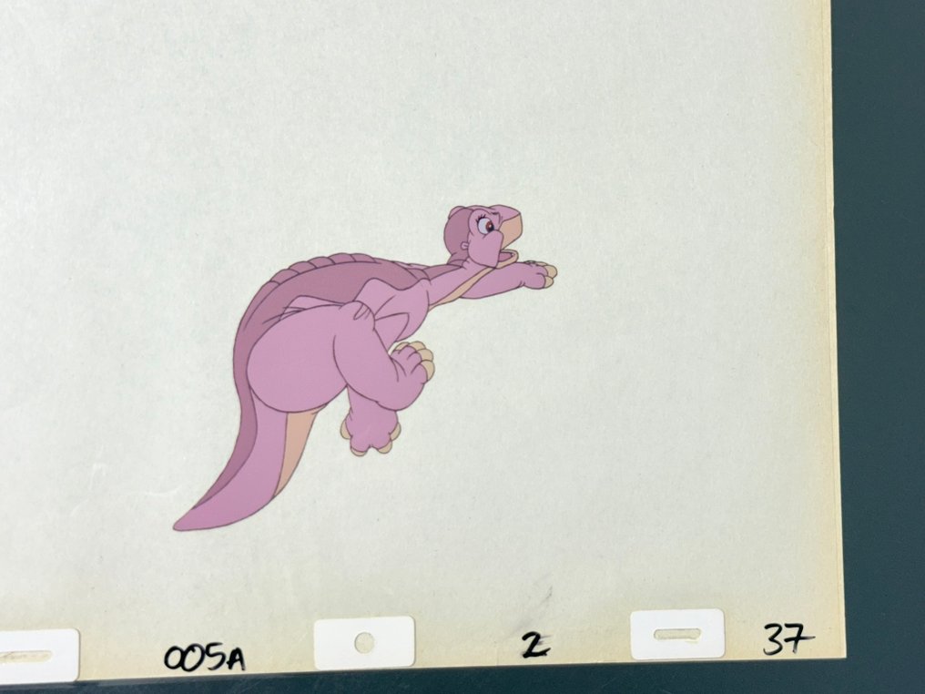 Don Bluth - Original animation cel of Littlefoot, very rare! - The Land Before Time (1988) #2.1