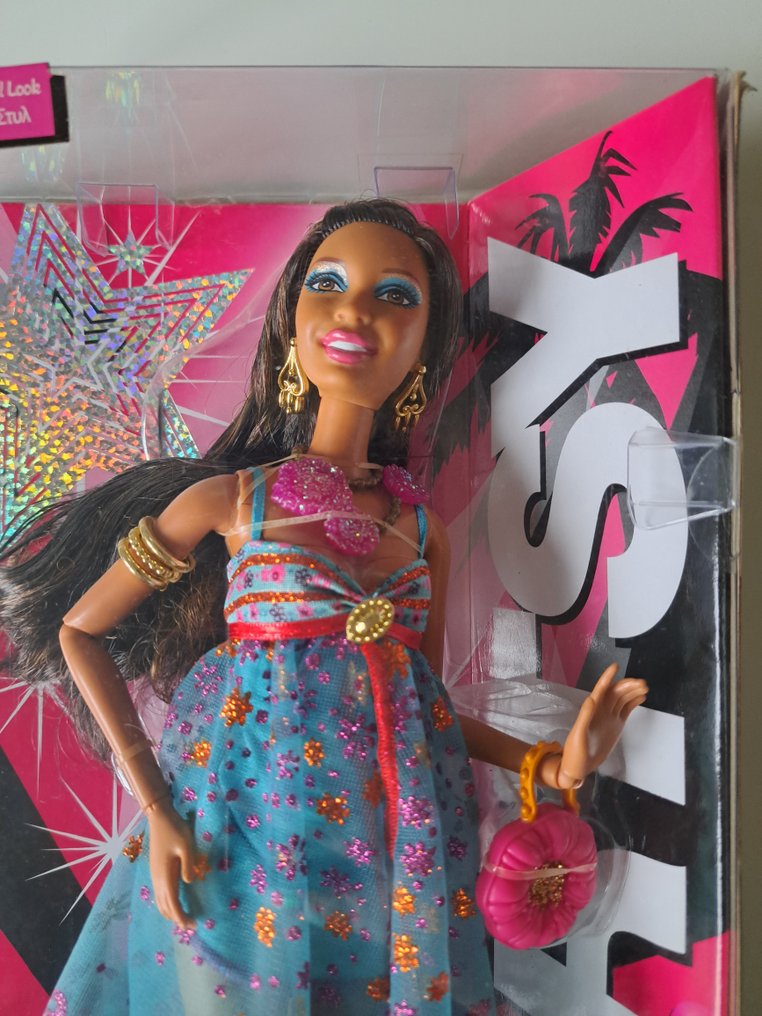 Mattel  - 芭比娃娃 Poupée barbie Artsy #2.1