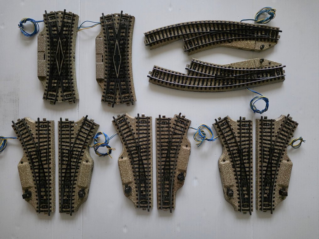 Märklin H0 - 5207/5141/5142/5118/5119 - Modellvonat sínek (10) - 10 M-sín elektromos (keresztes) kapcsolók #1.0