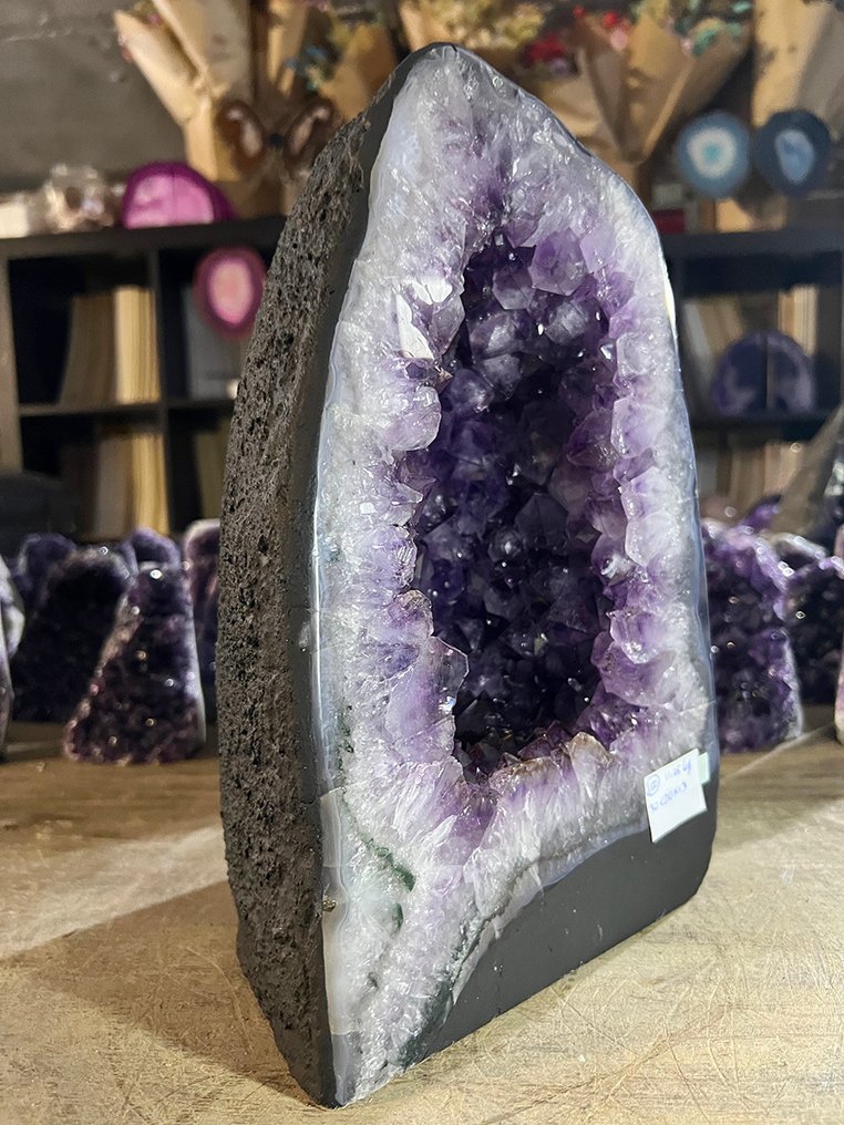 Amethyst Geode - Height: 30 cm - Width: 20 cm- 11.45 kg - (1) #3.2