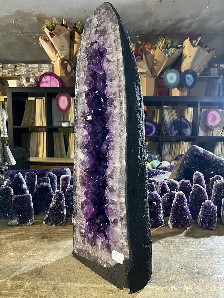 Amethyst Geode - Height: 70 cm - Width: 25 cm- 35.85 kg - (1) #1.0