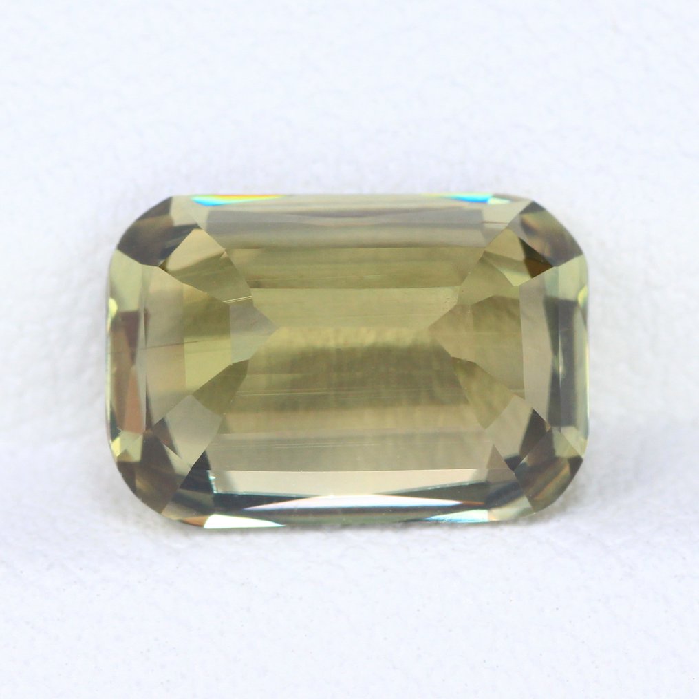 沒有保留價 - 1 pcs 黃色, 綠色, 棕色, 紫色 水鋁石 - 4.09 ct - 國際寶石學院(International Gemological Institute (IGI)) - 变色 Zultanite #2.1