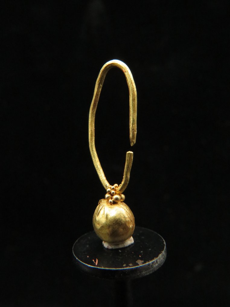 Ancient Roman Gold decorated 'Grapevine' Earring - 2.2 cm  (No reserve price) #4.3