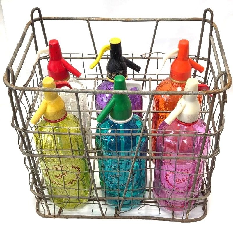 Siphon - Six vintage siphons and a metal basket. #2.1