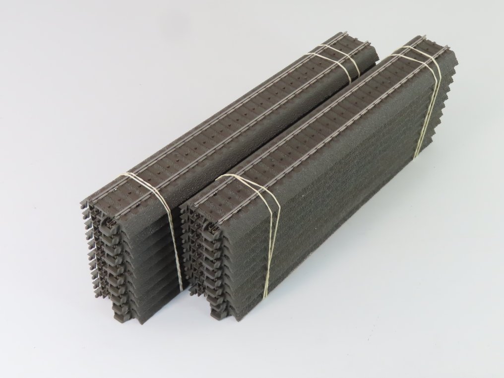 Märklin H0 - 24229 - 模型火車軌道 (20) - 20件套轨道，配有直线轨道件，C-rail #1.0