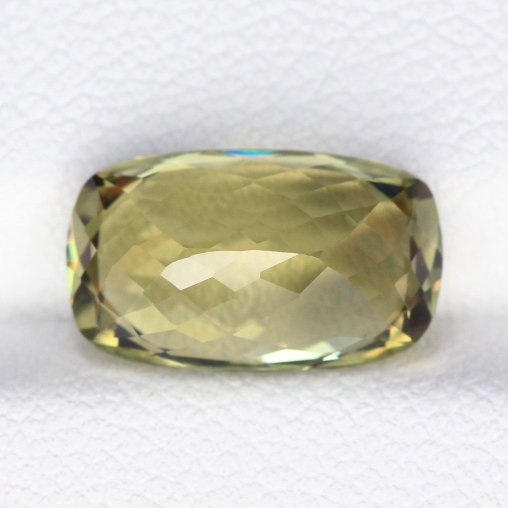 Nincs minimálár - 1 pcs Sárga, Zöld, Barna, Lila Diaszpor - 4.96 ct - Nemzetközi Gemmológiai Intézet (IGI) - Színváltó Zultanite #3.2