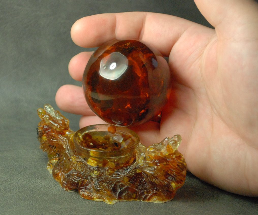 2 个波罗的海琥珀龙头，持有琥珀球 - 琥珀 - Meditation - 8 cm - 10 cm  (沒有保留價) #3.2