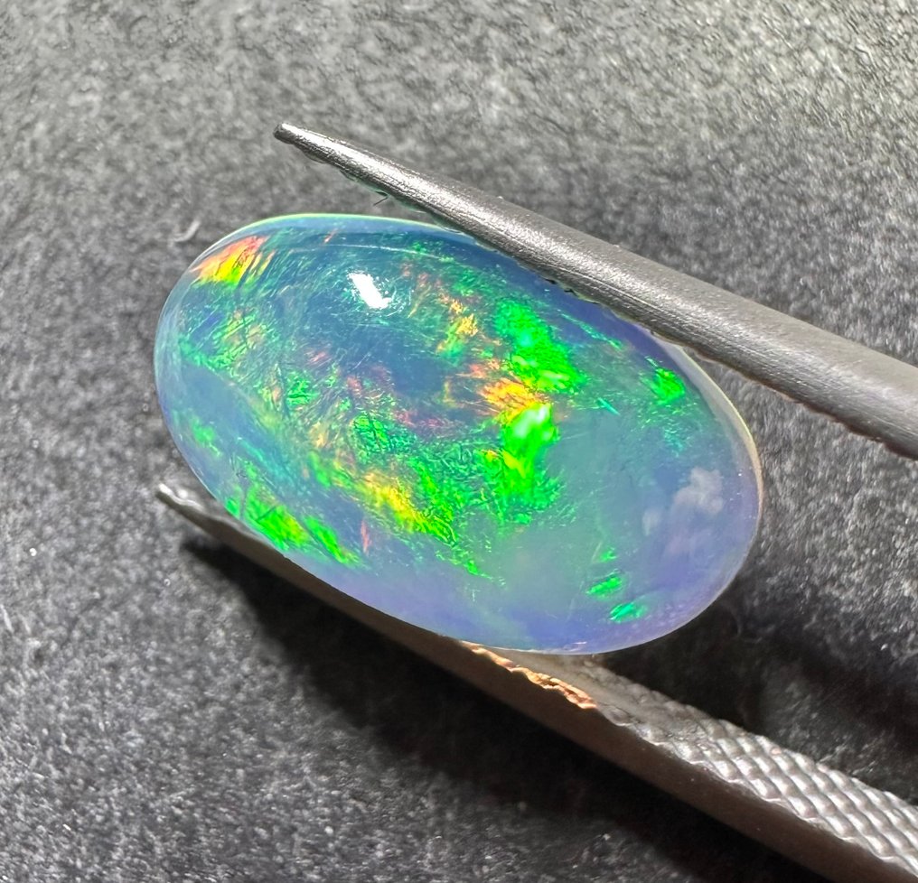 2.21 ct Opal Cabochon- 0.44 g #2.1