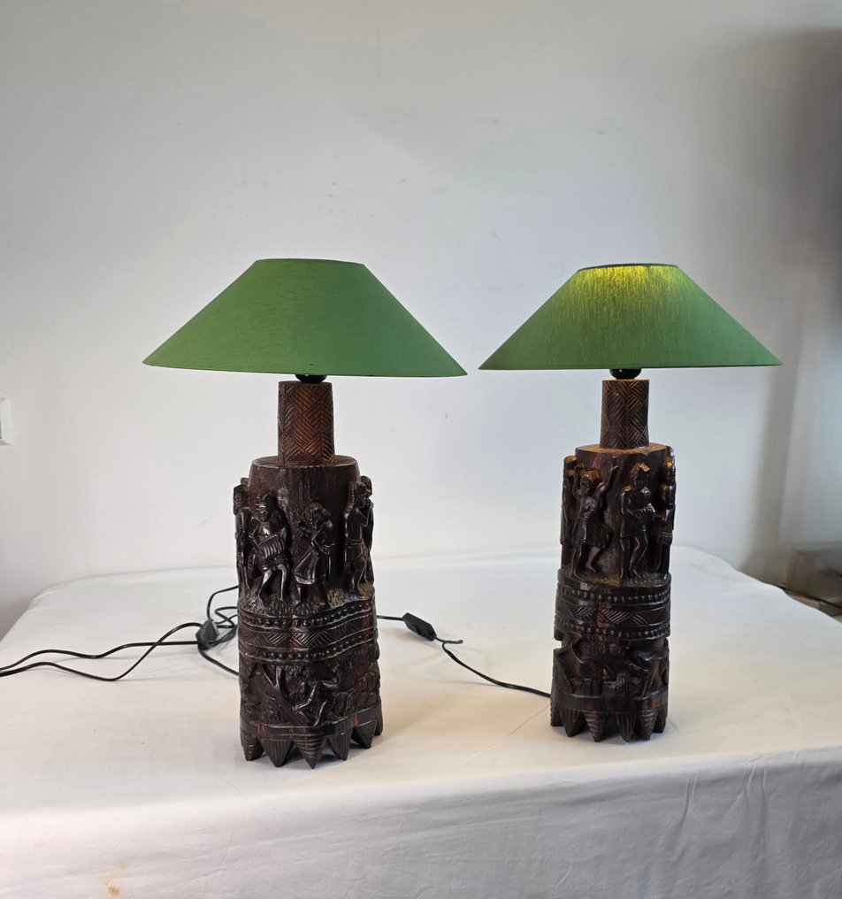 Table lamp - Ebony - A pair of hand-carved wooden table lamps #1.0