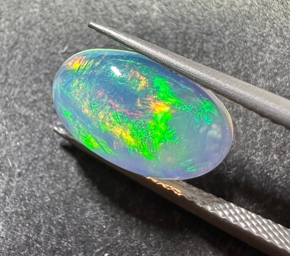 2.21 ct Opal Cabochon- 0.44 g #1.0
