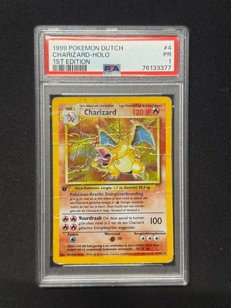 Pokémon - 1 Graded card - Charizard #4 壓膜, 初版 - PSA 1 - WOTC #1.0