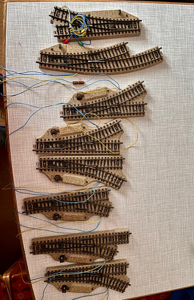 Märklin, Brawa H0 - 7188, 7191, 7209, 7072, Nr. 580 - Modeltog skinner (100) - Udvalg af Märklin H0-sporsektioner, sporskifter, tilbehør og ledninger; inkluderer Brawa-lys. #2.1