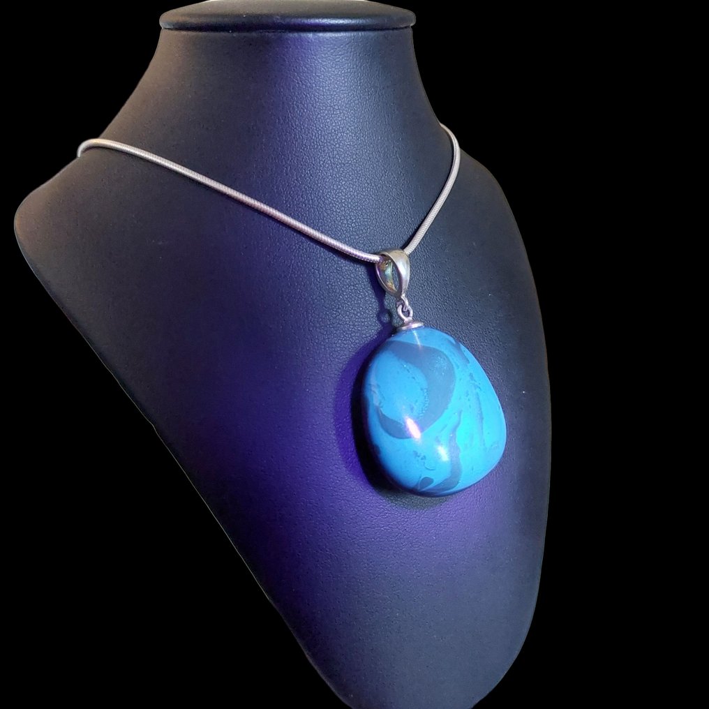 Ambra blu rara di Sumatra. Pezzo da collezione di ottima qualità. Montaggio in argento 925. - Altezza: 5 cm - Larghezza: 3 cm- 11 g #2.1