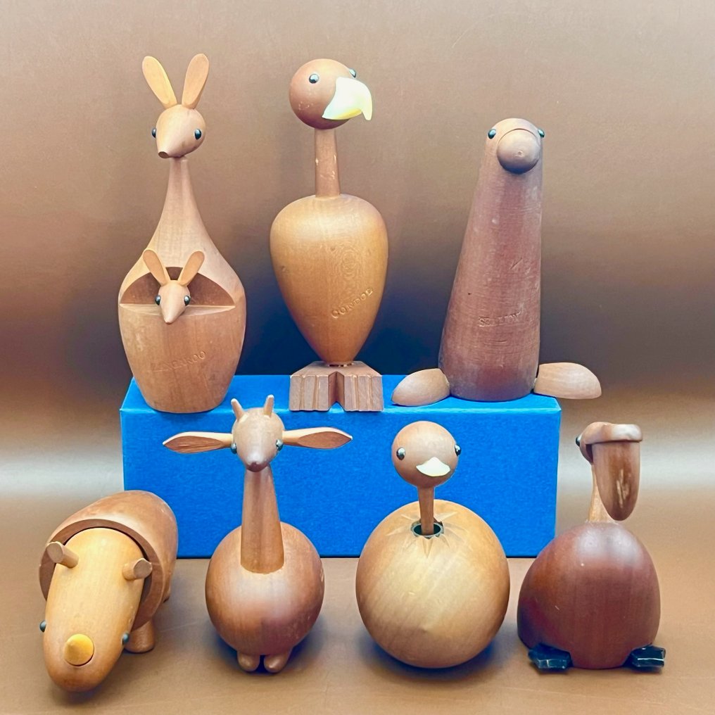 Senshukai 千趣会  - Toy furniture Seven Vintage wooden animals "Royal Pet," Rhino, Deer, Condol, Sea Lion, Ostrich, Pelican & Kangaroo - 1960-1970 - Japan #1.0