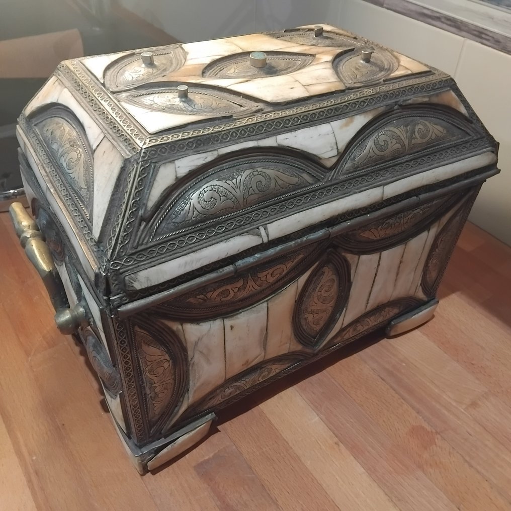 Σεντούκι αποθήκευσης - Σίδηρος, μπρούντζος, ξύλο. - Χειροτεχνική εργασία, 6,3 KG #1.0