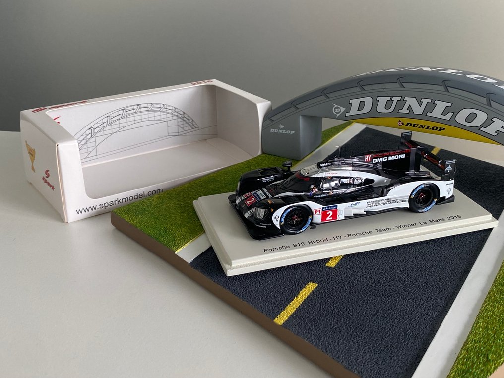 Spark 1:43 - Modellbil - Porsche 919 Hybrid #2 Porsche Team Winner 24H00 Le Mans 2016 - Lieb/Dumas/Jani - Superbe modell i begrenset utgave og utsolgt. #1.0