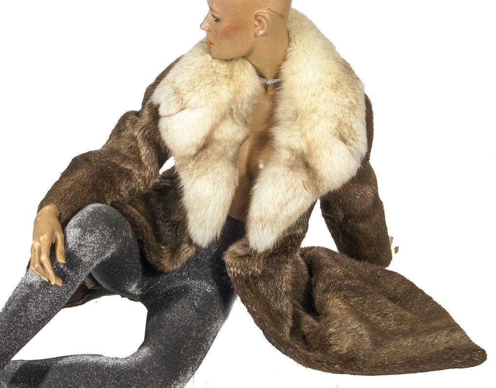 Artisan Furrier - Γούνινο παλτό #1.0