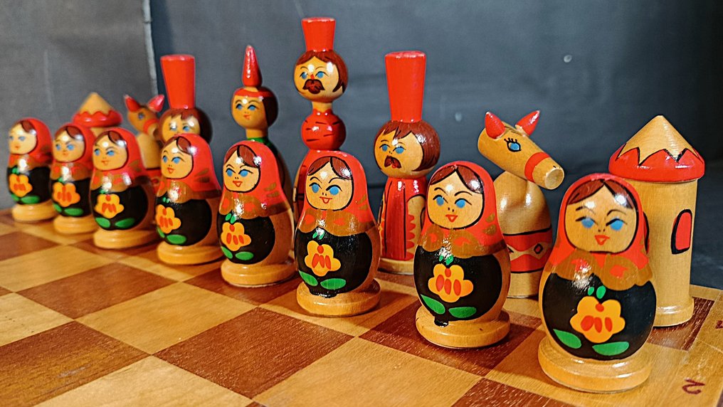 Chess set - Matrioska - Polychromed Wood #4.3