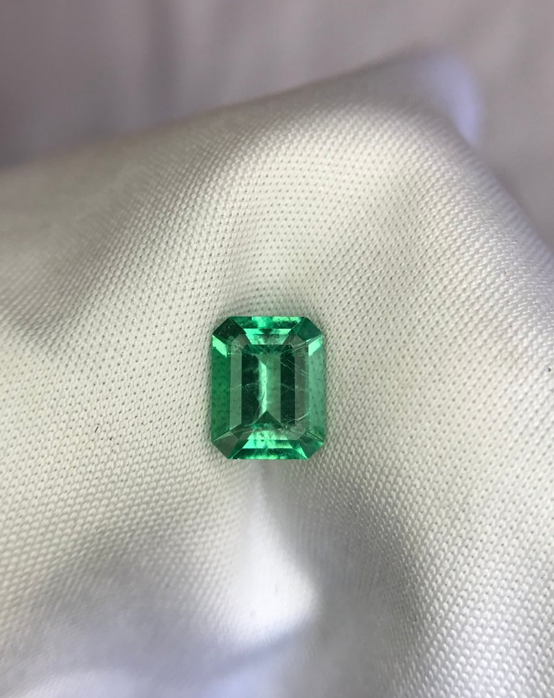 1 pcs Grønn Smaragd - 1.33 ct - Det internasjonale gemologiske institutt (IGI) - Colombiansk smaragd #1.0