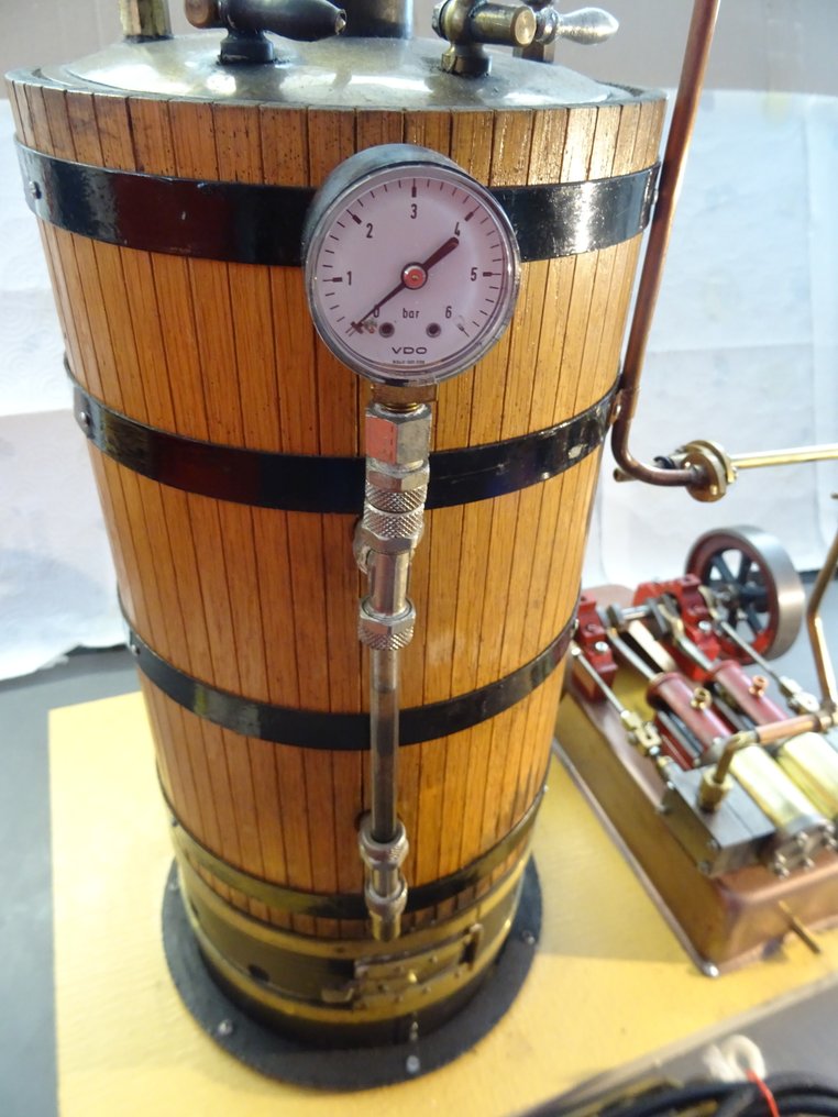 Steam engine - Krick Or Similar - Cast iron, Steel - Krick Victor Model Steam Engine With A Standing Boiler #1.0