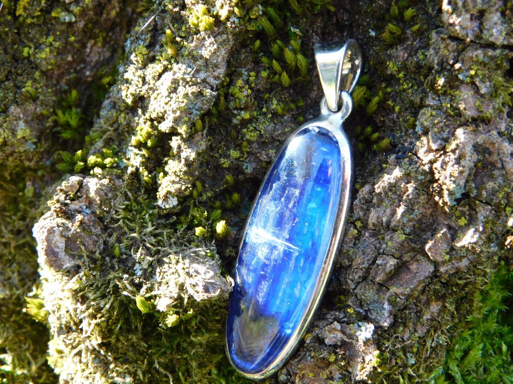 925银珠宝，配以顶级品质的青金石。 - 高度: 43 mm - 宽度: 10 mm- 5.2 g - (1) #2.1