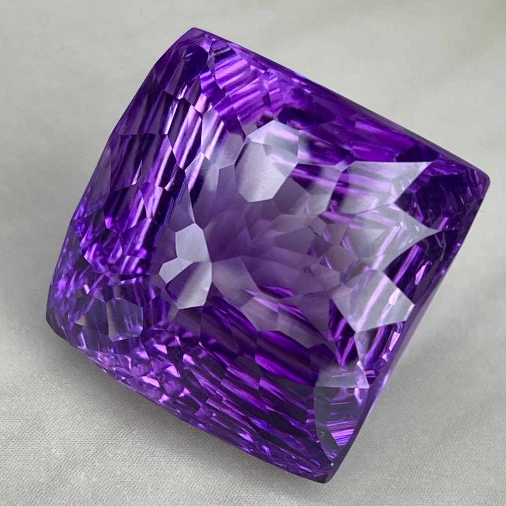 没有保留价 紫色 紫水晶  - 56.07 ct - 国际有色宝石协会（ICA GemLab） - 专属精准切割 #1.0