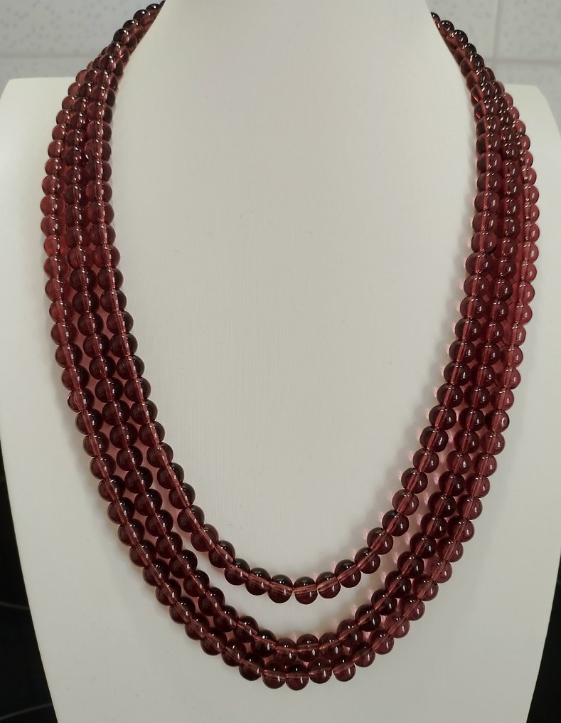 Lilla agatthalskjede med 3 tråder for åndelig vekst, intuisjon, emosjonell balanse og beskyttelse. - Halskjede - Vakker elegant #1.0