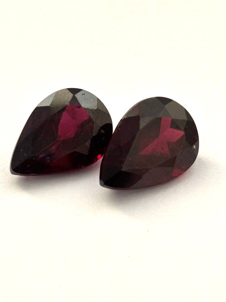 2 pcs  红色, 紫罗兰色 石榴石  - 10.89 ct - 西班牙宝石学院（IGE） #1.0