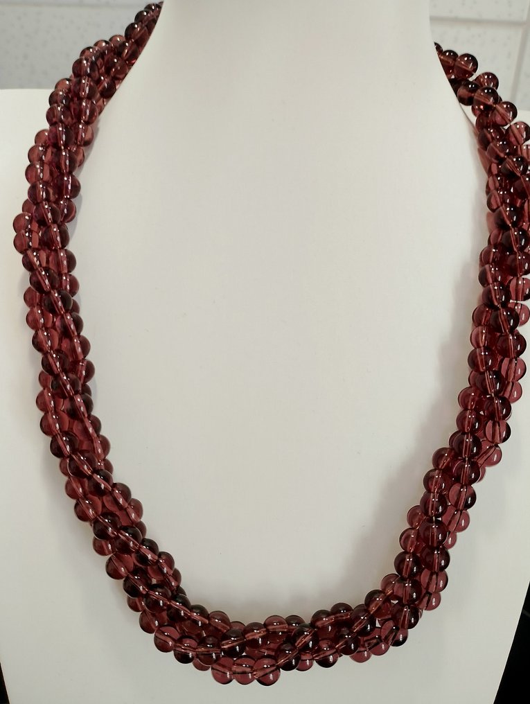 Lilla agatthalskjede med 3 tråder for åndelig vekst, intuisjon, emosjonell balanse og beskyttelse. - Halskjede - Vakker elegant #3.2