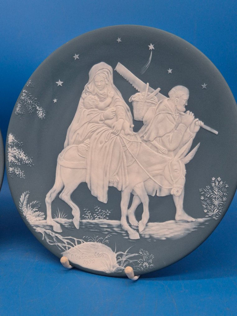 Villeroy & Boch – Paar Wandteller „Weihnachten 1981 & 1982“ – Reliefdekor, limitierte Edition - Wall plate - Porcelain #1.0