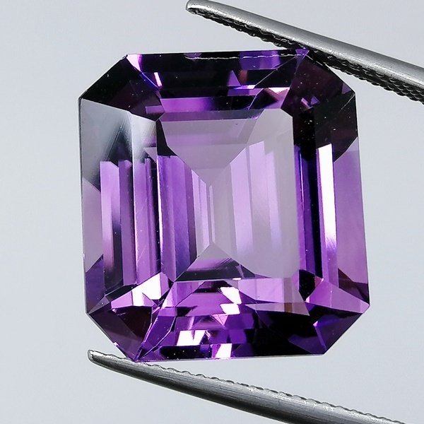 1 pcs Violet Amethyst - 22.43 ct - Instituto Gemólogico Español (IGE) - Without treatments #2.1