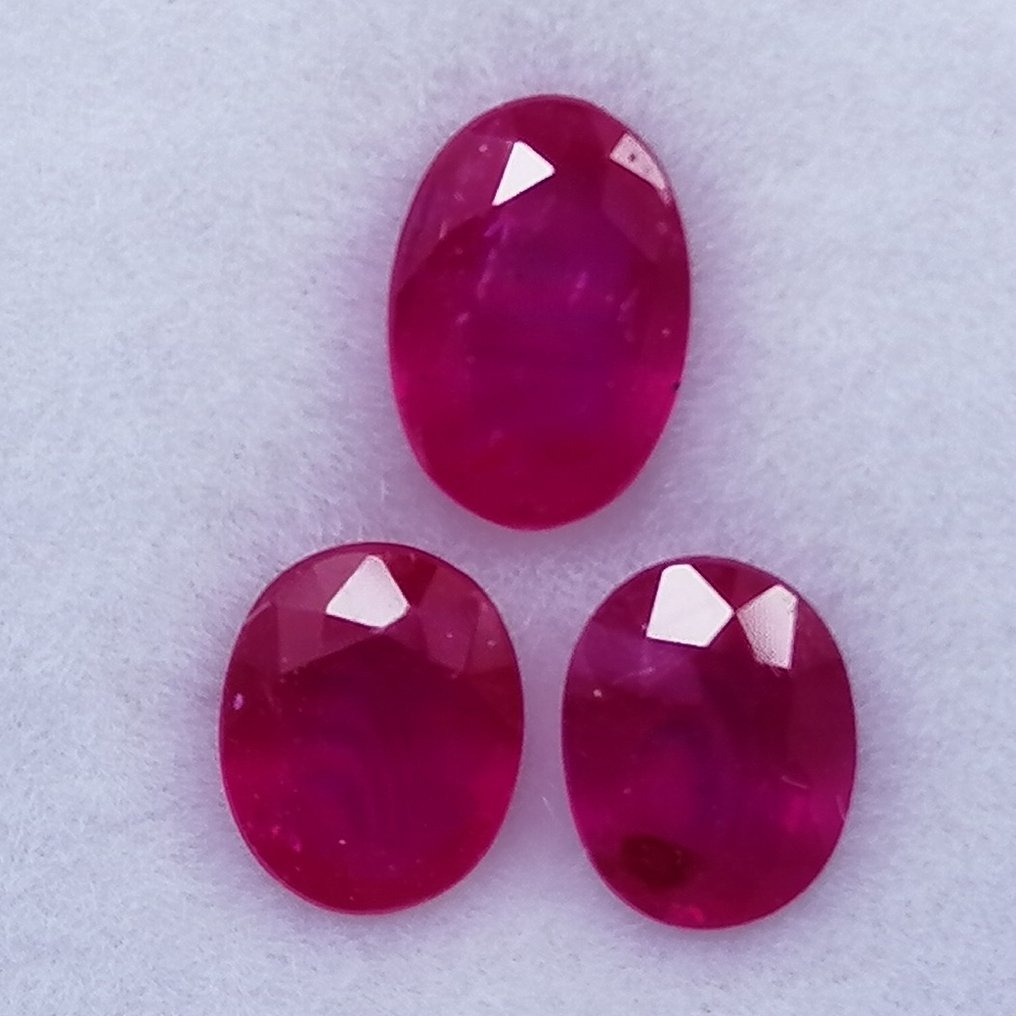 3 pcs  Red Ruby  - 1.57 ct - Instituto Gemólogico Español (IGE) #1.0
