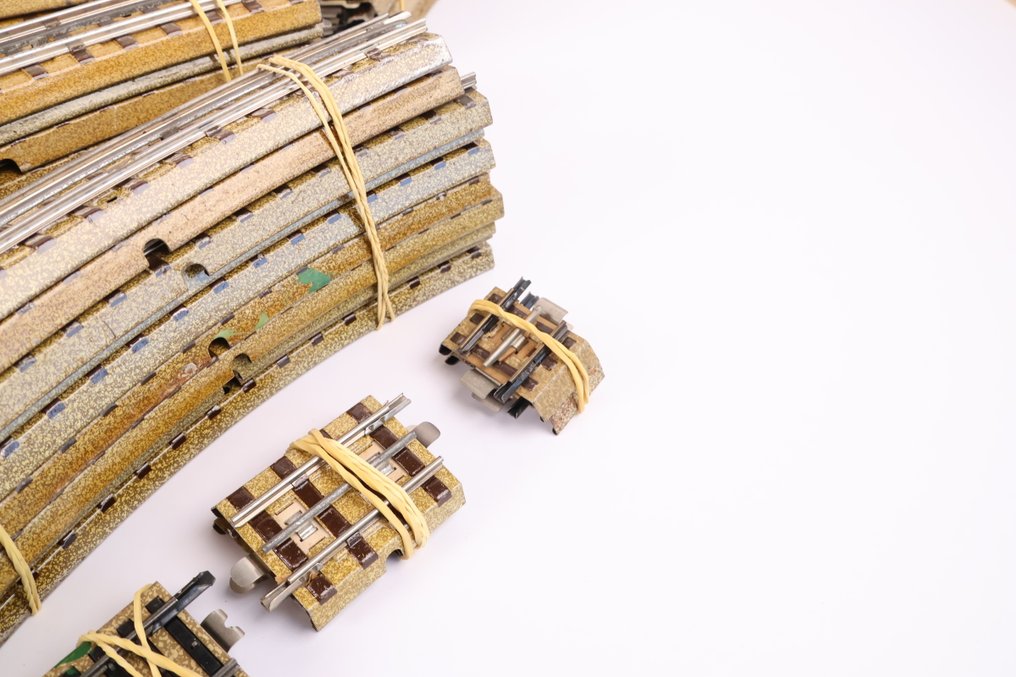 Märklin H0 - Modeltog skinner (150) - Mere end 150-delt pakket M-Rail strakt midtleder. #4.3