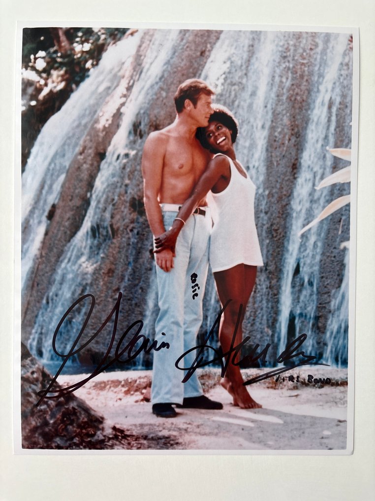 Gloria Hendry as "Rosie Carver” handsigned photo with B'BC holographic COA, James Bond 007: Live And Let Die #1.0