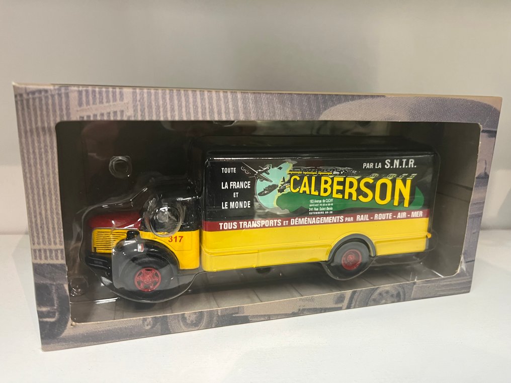 IXO 1:43 - Pienoismallibussi - Berliet GLR #4.3