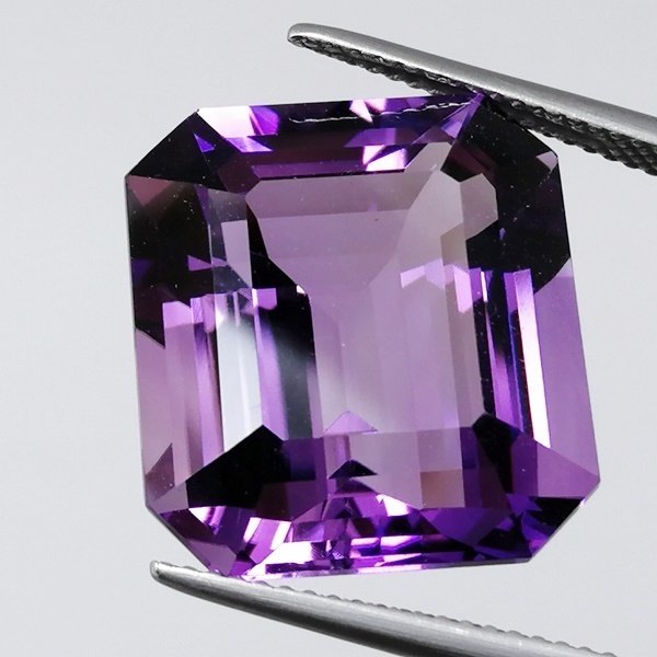 1 pcs Violet Amethyst - 22.43 ct - Instituto Gemólogico Español (IGE) - Without treatments #4.3