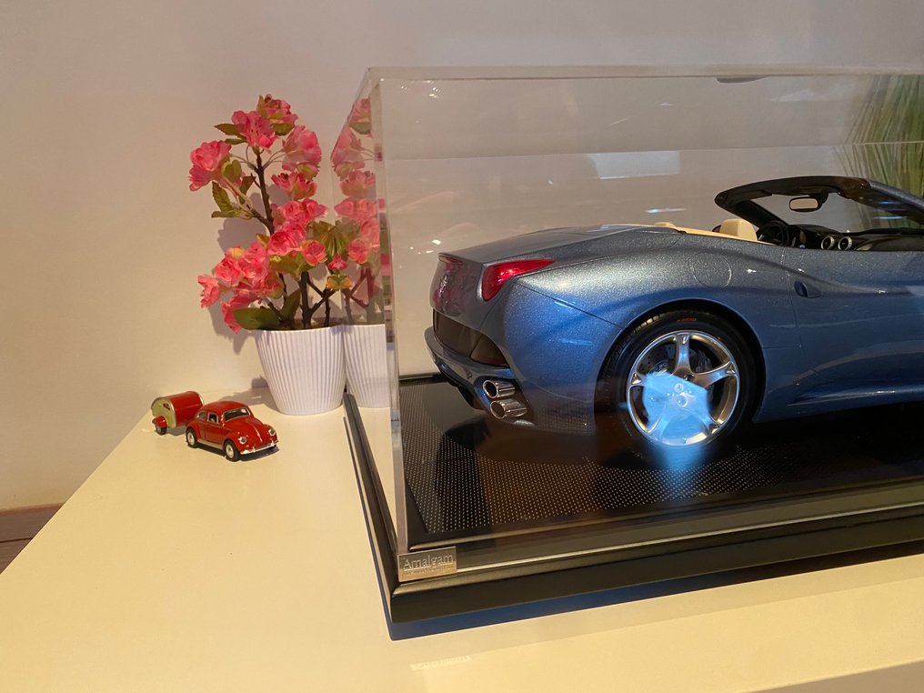 Amalgam 1:8 - Modelbil - Ferrari California - Begrænset nr. 41 af 199 #2.1