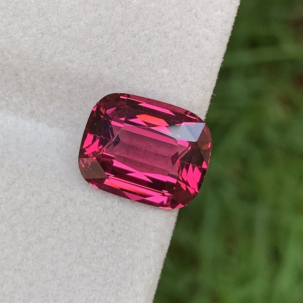 没有保留价 - 1 pcs  粉色, 紫色 石榴石  - 5.33 ct - 国际宝石研究院（IGI） - 未加热的火榴石 #3.2